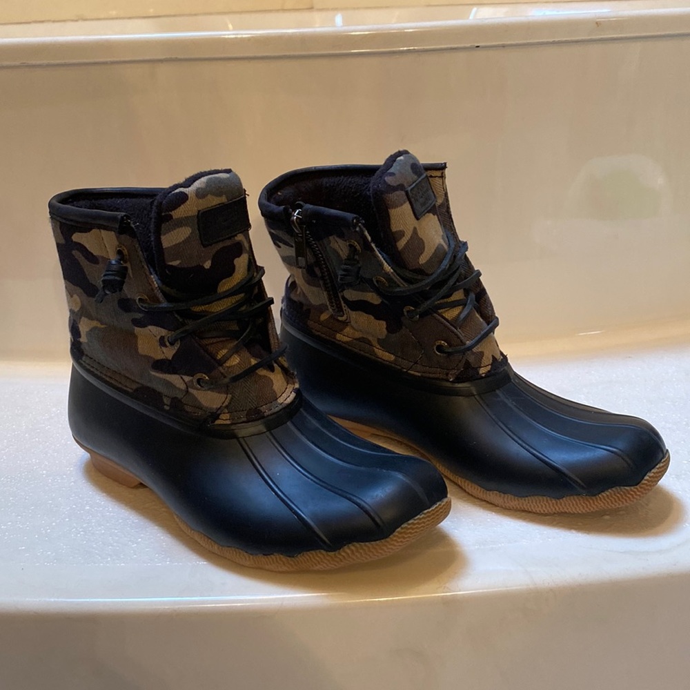 Sperry camo booties